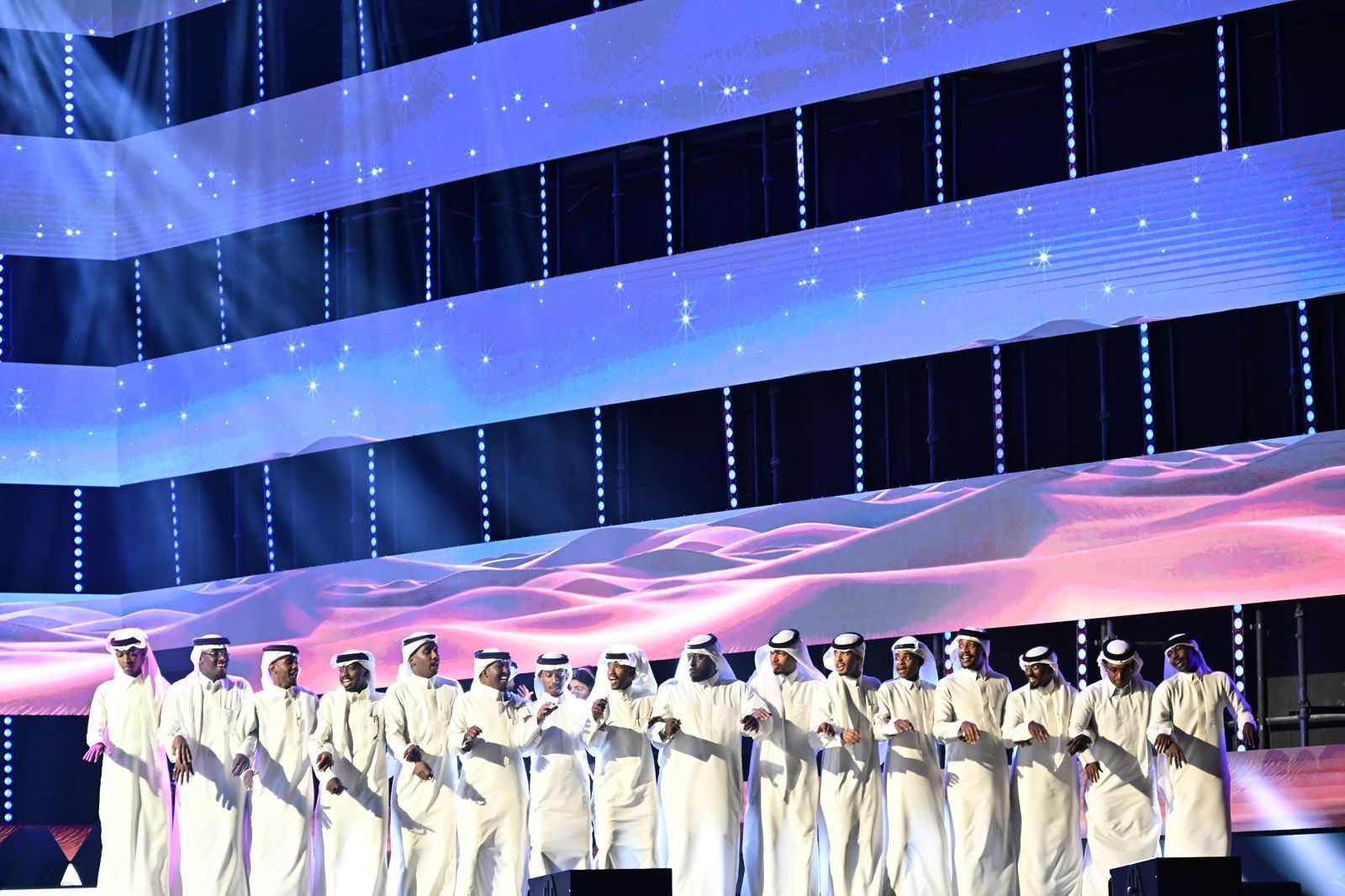 بـ 15 أغنية.. «شبح بيشة» يلهب ليل الدمام في «جوي أرينا»